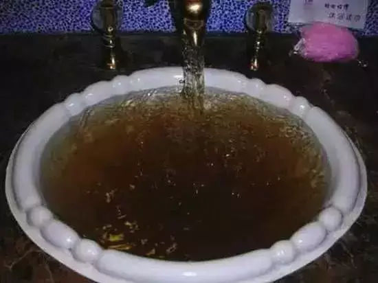 看看您家用的水管，是不銹鋼水管太貴，還是家人的健康不值得投資？