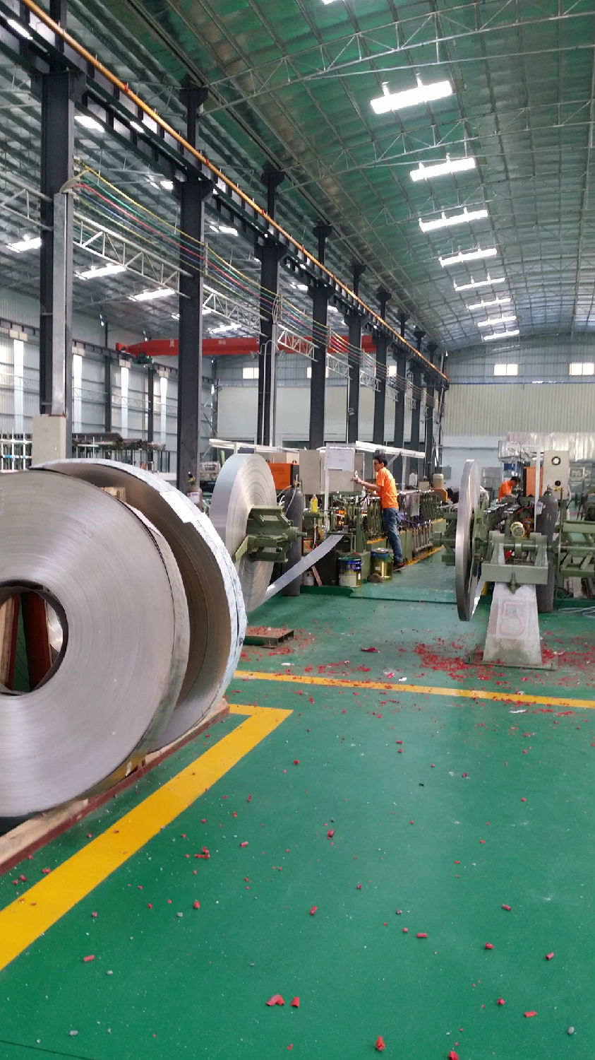 廣東永穗管業(yè)不銹鋼管生產(chǎn)車(chē)間實(shí)拍圖 廣東永穗管業(yè)不銹鋼管生產(chǎn)車(chē)間實(shí)拍圖